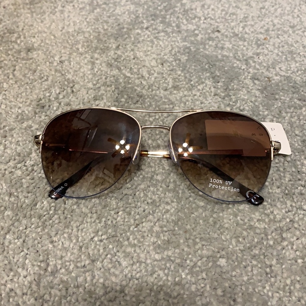 Brown-tinted Aviator Sunglasses